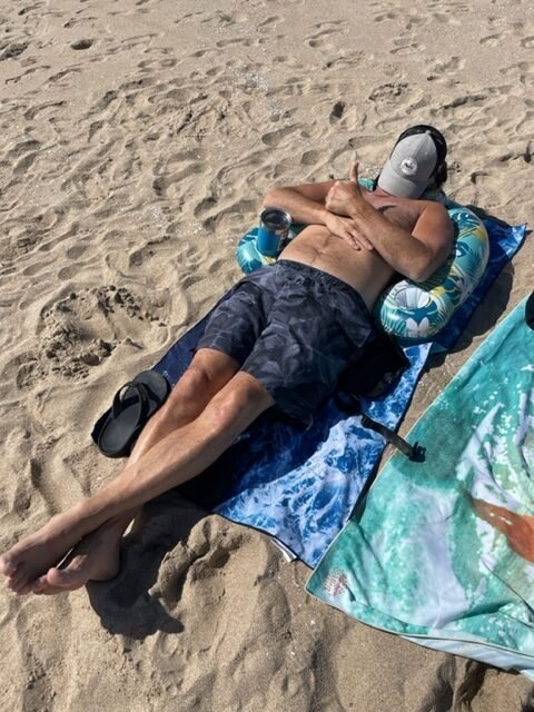 FloatnThang's tweet image. Host Summer Pool Party with "Family 6 Pack:  FREE SHIPPING", discounted by $40, at $149.5 #floatnthang #beachvibs #wellness #physicaltherapy  MyCoolFloat.com