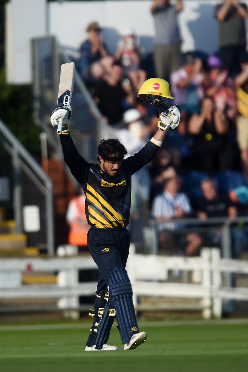 GlamCricket's tweet photo. 135 (64b, 14x4, 8x6)    

- Career best T20 score 
- Highest individual T20 score by any Glamorgan player  

Take a bow, Kiran 💛 https://t.co/vdCGZdZ9SW