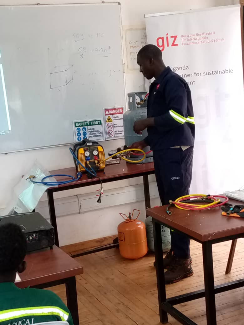 UnaraUganda's tweet photo. The training included both theoretical and practical sessions, aiming to equip participants with comprehensive knowledge and skills in safe handling of R290 refrigerants.
It covered various topics such as the latest developments in the Montreal Protocol, safety protocols for HCs. https://t.co/qCouhUtime