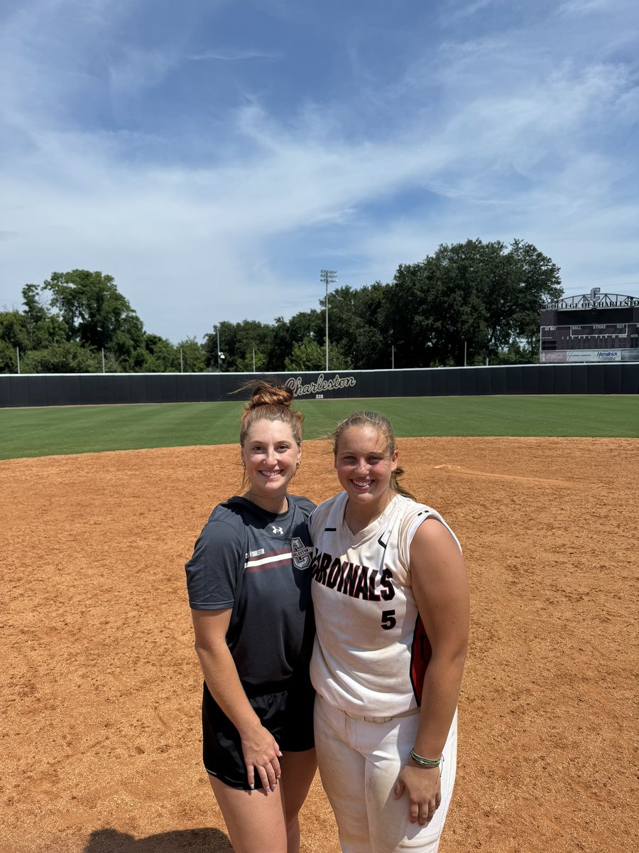 BaileyBett5's tweet photo. Huge thanks to @CofCSoftball for holding a phenomenal camp on Wednesday. I really enjoyed the interactions I got to have with the coaches and players, along with the instruction they provided! @CoachLynch20 @LainaVictoria29 @shealynstarks00 @CardinalsKelly https://t.co/QR36wa2yNE