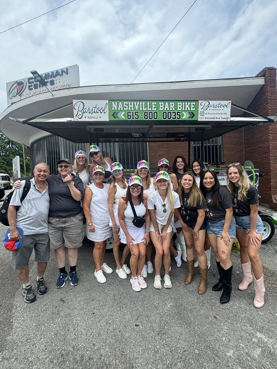 BlogPretzels's tweet photo. Biking and drinking in Nashville.  Beats spin class. https://t.co/0RUyUZNlj1
