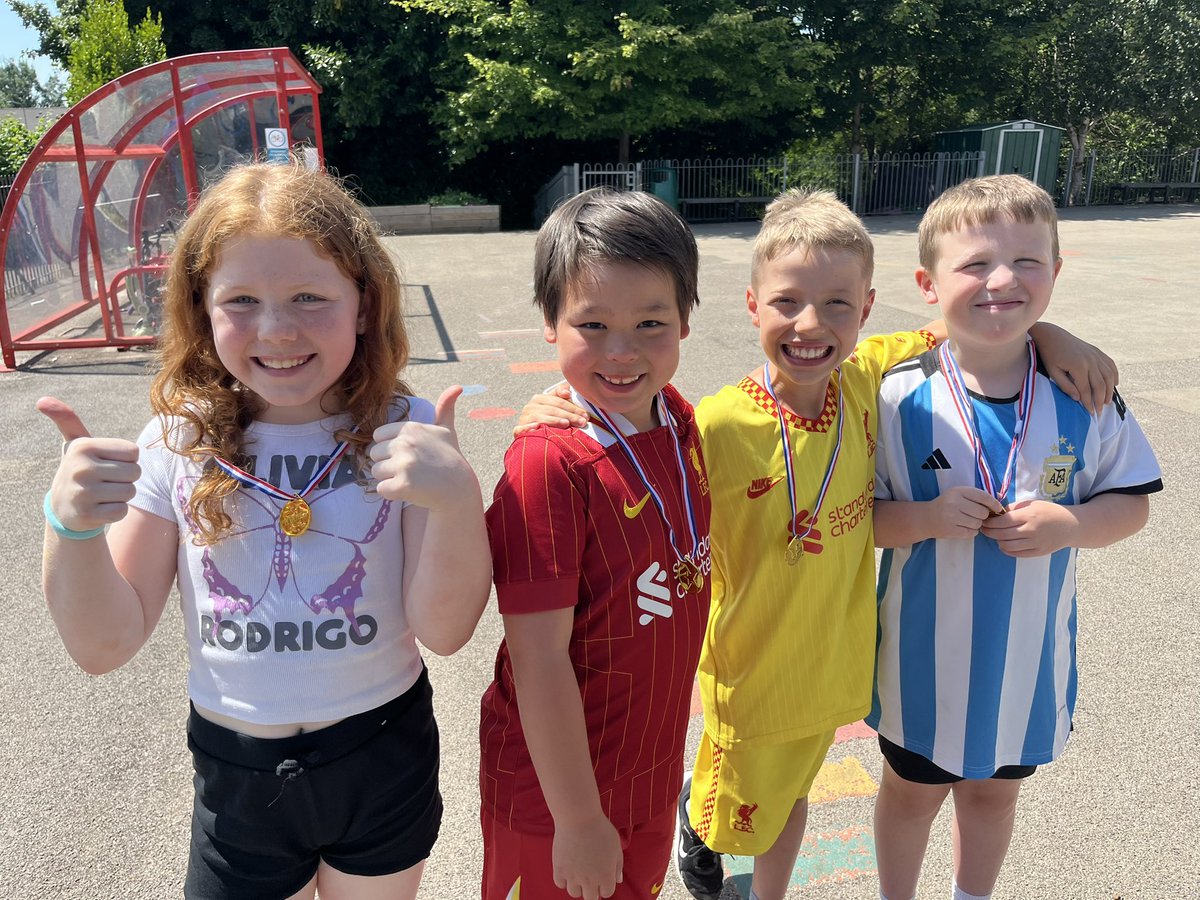 Year 3 Thornhill tweet media