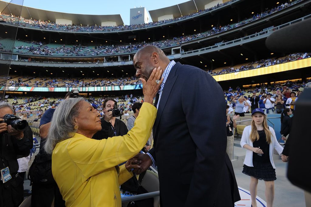 MagicJohnson's tweet photo. Cookie and I want to wish Rachel Robinson a blessed and happy 102nd birthday! https://t.co/SDeDVqaCZW
