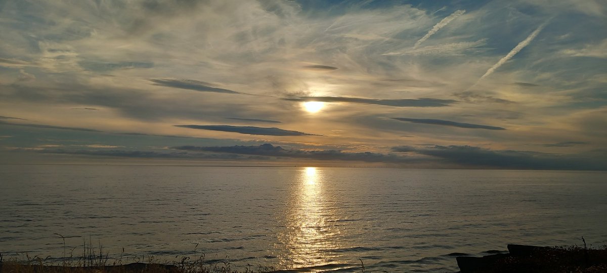 VodkaGothBitch's tweet photo. It's my last night I've had a great week but glad to get home to my own bed lol been warm so come out for a breather whilst waiting for entertainment. Here's my view tonight πβοΈπ #OwnPic https://t.co/K7O74RkY1y