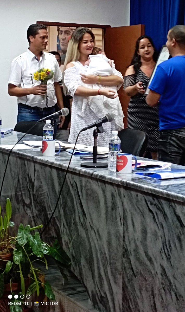 VictorV20545079's tweet photo. Muchas felicidades🥳y éxitos☘️a tí🌻:
Mi guerrera🛡️incansable
Mi pinerita🏝️linda
Mi defensora👩🏼‍🎓de mil batallas
Mi Cuadro🇨🇺preferida
Mi jefa👩🏼‍💼incansable y soñadora 
Mi líder🤵🏼‍♀️formadora de líderes
Mi amor❤️completo
La madre🤱🏼de mi princesa🚀
Te felicita la juventud pinera @LisyIsla https://t.co/fCApgcoLtj