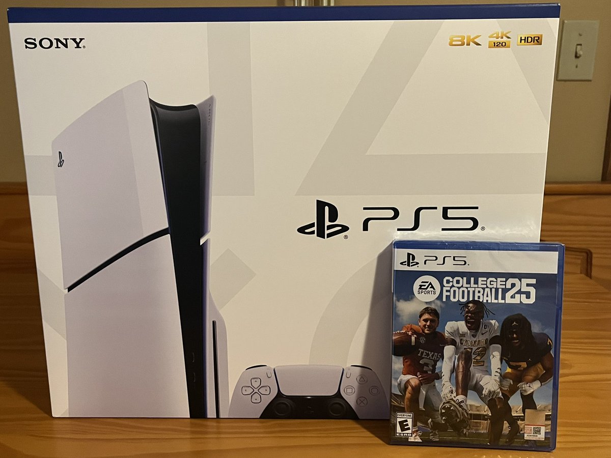 It’s about that time!! 🏈