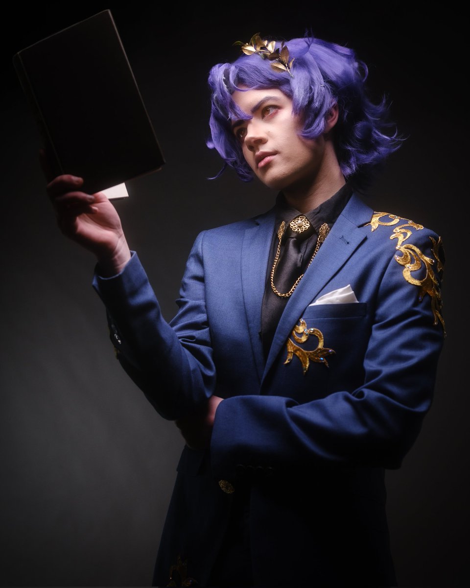 "𝐈𝐟 𝐨𝐧𝐞 𝐝𝐚𝐲 𝐲𝐨𝐮𝐫 𝐛𝐫𝐚𝐢𝐧 𝐬𝐡𝐨𝐰𝐬 𝐬𝐲𝐦𝐩𝐭𝐨𝐦𝐬 𝐨𝐟 𝐝𝐮𝐥𝐥𝐧𝐞𝐬𝐬, 𝐭𝐡𝐞𝐧 𝐩𝐥𝐞𝐚𝐬𝐞 𝐠𝐢𝐯𝐞 𝐭𝐡𝐞 𝐝𝐨𝐜𝐭𝐨𝐫 𝐚 𝐜𝐚𝐥𝐥." 🦉⚜️
-
📸: @morganclickscameras
-
#DrRatio #hsr #HonkaiStarRail #cosplay