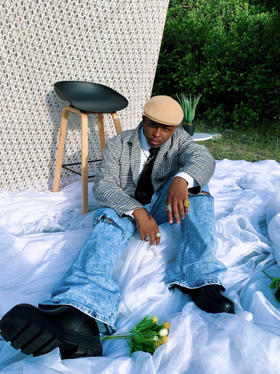 Flashlove tweet media