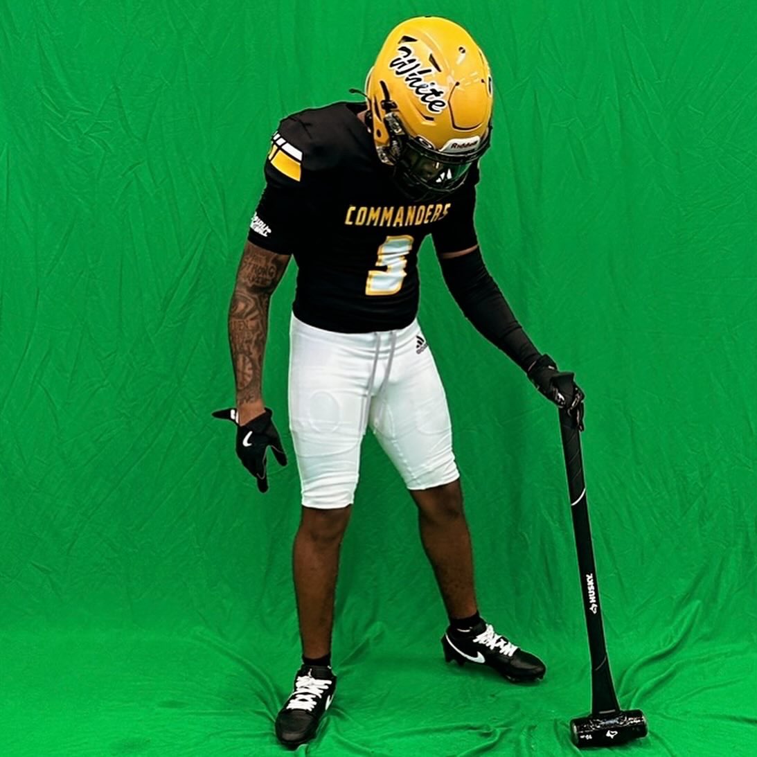 PowellPokey's tweet photo. I would tell y’all the goal for this season , but Actions speak louder than words so I’ll remain humble🐶 
#year4seniorszn🙈 @EdWhiteFootball https://t.co/w4GkKJY9Pi