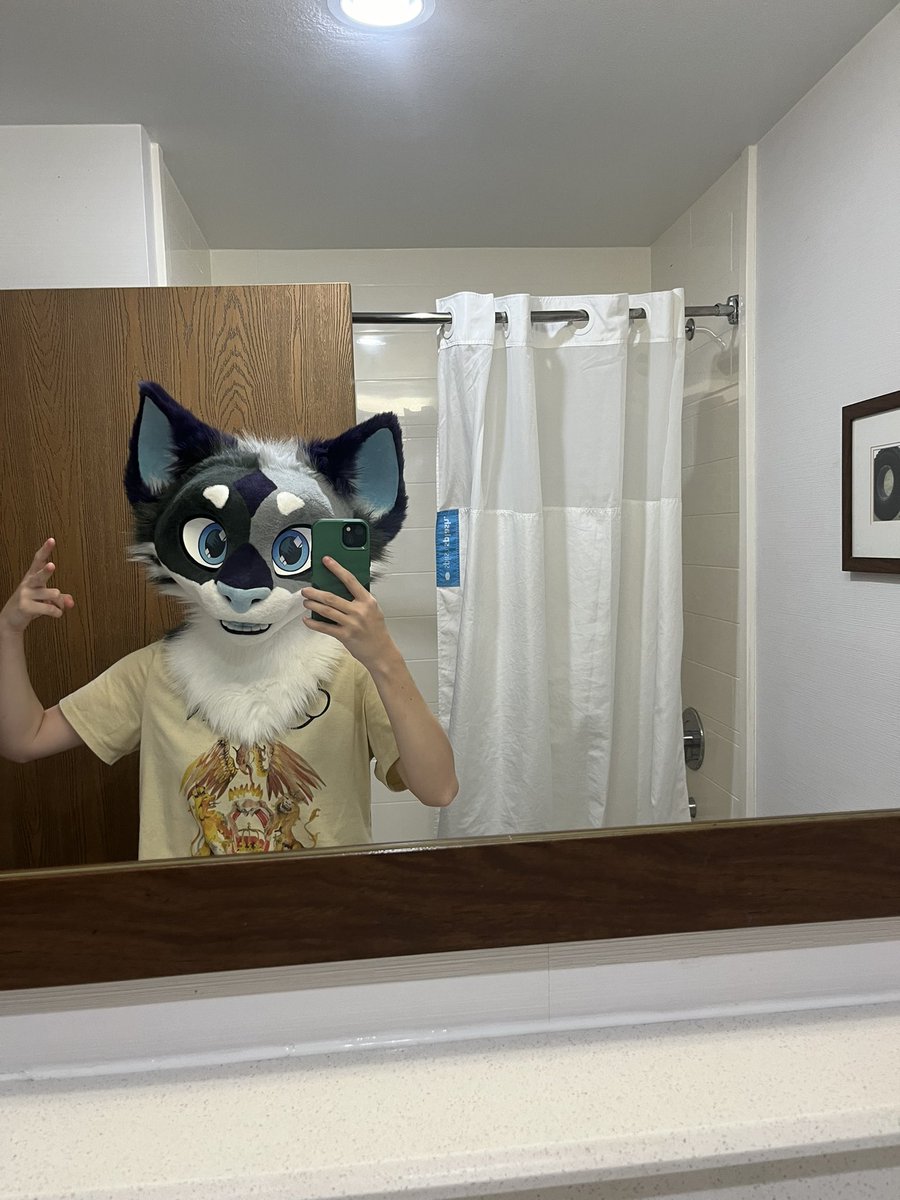 <a href="/TwistedThornss/">Twisted Thorns</a> MARTY BEST FURSUIT MAKER EVER