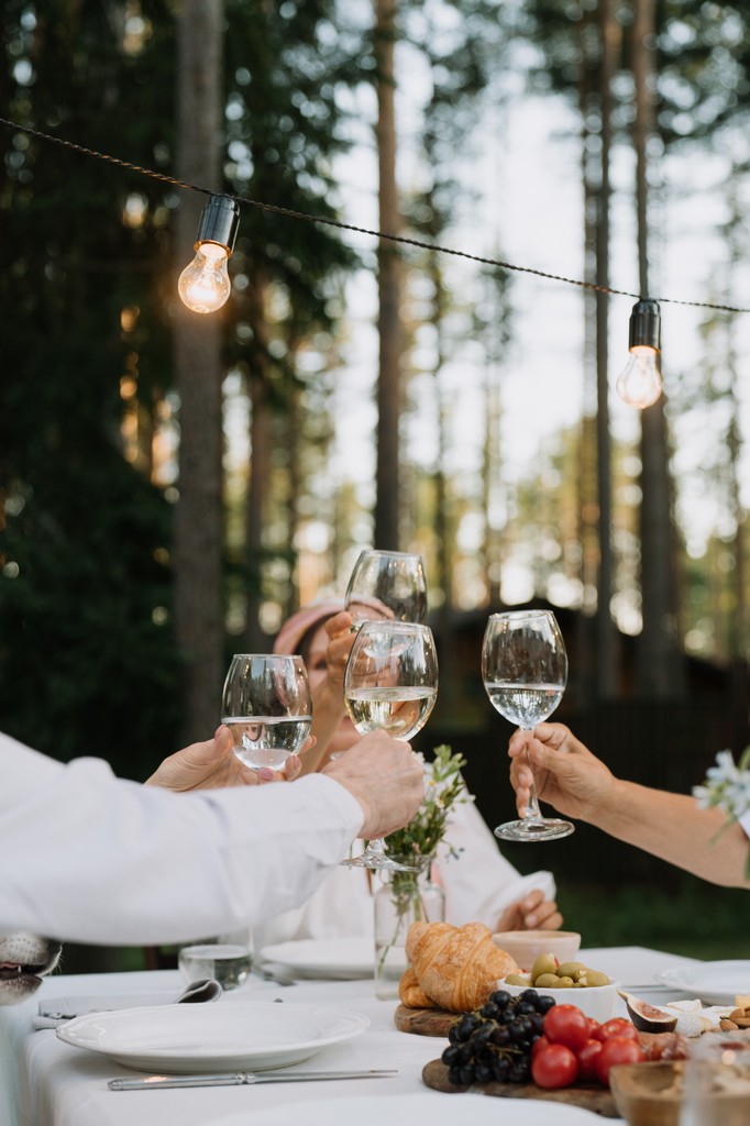 Cheers, the weekend is here!