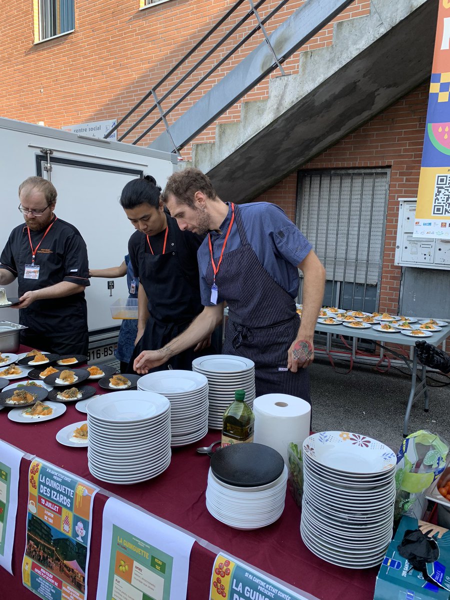ValerieJacquetV's tweet photo. #3Cocus
🍽️ #AuCoeurdeMaCantine prend ses quartiers d'été!
Guinguette Éphémère des Izards, en alliant gastronomie, spectacle culturel et agriculture urbaine : vive la convivencia toulousaine ! #Bienmanger https://t.co/R9ElHTPR2P
