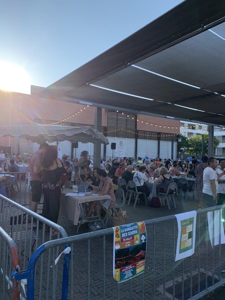 ValerieJacquetV's tweet photo. #3Cocus
🍽️ #AuCoeurdeMaCantine prend ses quartiers d'été!
Guinguette Éphémère des Izards, en alliant gastronomie, spectacle culturel et agriculture urbaine : vive la convivencia toulousaine ! #Bienmanger https://t.co/R9ElHTPR2P