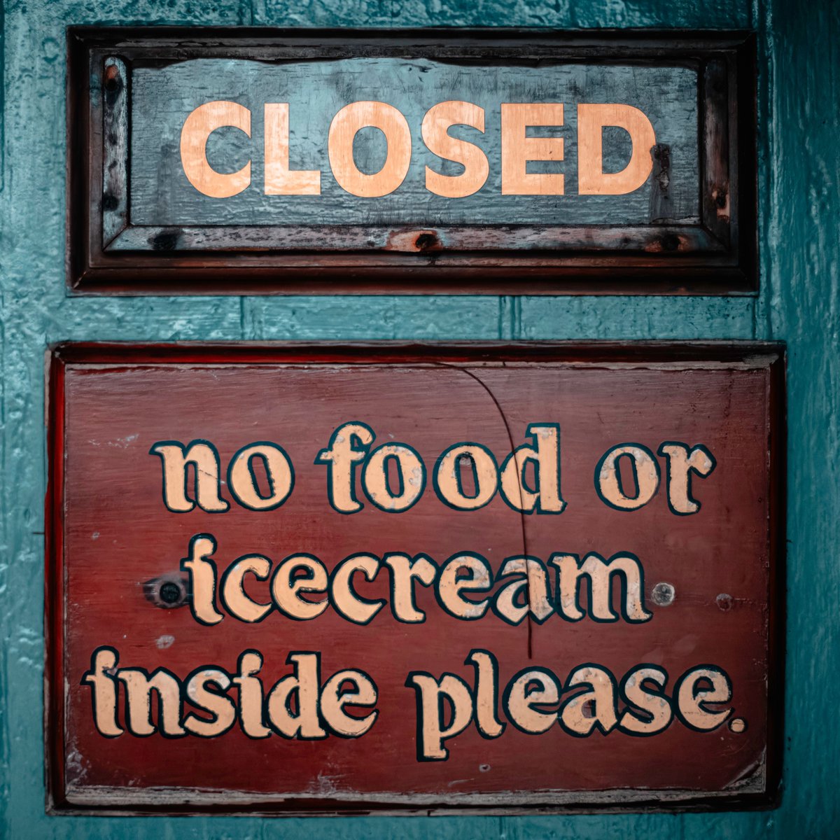 "No food or icecream inside please!" #sign

I guess other 'non-food' treats are permitted at least!

Seen at #TheLighthousePottery #Portpatrick #Scotland #UnitedKingdom