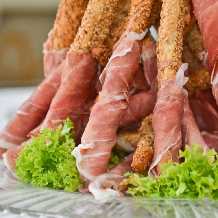 TV83.info tweet media