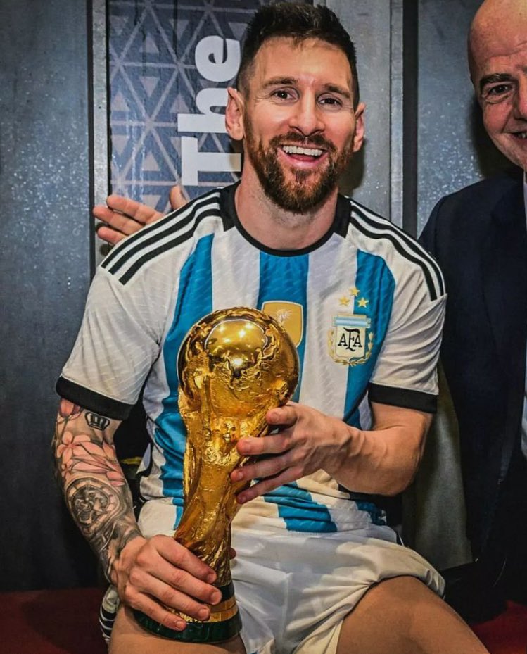 Joshua__Ubeku's tweet photo. How many Messi fans are online??? 😂❤️💥 https://t.co/eLHx2v3ZGK