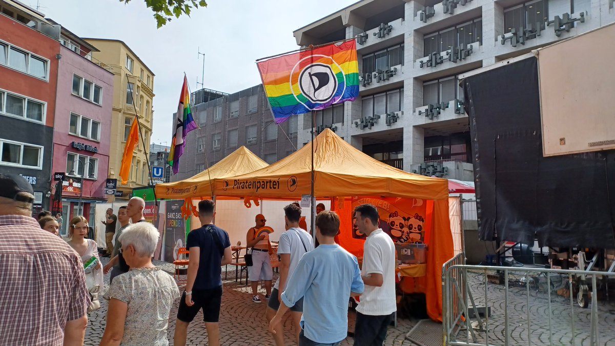 PiratenKoeln's tweet photo. Wir sind wieder da! 
Nach langer Pause sind wir #Piraten wieder auf der #ColognePride! 
Unser Stand ist geöffnet. Ihr findet uns auf dem Alter Markt - Standnummer A29 direkt an der Bühne - kommt rum!
#Colognepride2024 #PrideMonth #CSD #Koeln https://t.co/jcB7CNuD6c