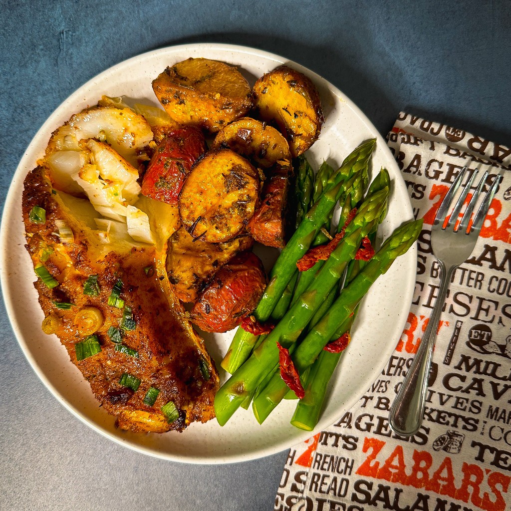 ZabarsIsNY's tweet photo. Sure, salmon is always great, but have you tried Chilean sea bass? Tender and flaky and perfectly seasoned, you can find it at our deli counter, along with a wide selection of sides and veggies! #readytoeat #zabars #omegas https://t.co/Pf4J59rrB8
