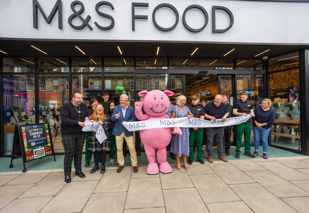 MandSnews's tweet photo. Introducing our 11th store in Edinburgh! 🏴󠁧󠁢󠁳󠁣󠁴󠁿

A brand new 2,800 sq. ft convenience store in Stockbridge, featuring an in-store bakery, a dedicated Click &amp; Collect point and fruit and veg from our Select Farm partners.

#NotJustAnyStore #NotJustAnyNews https://t.co/EORVGGYwBE