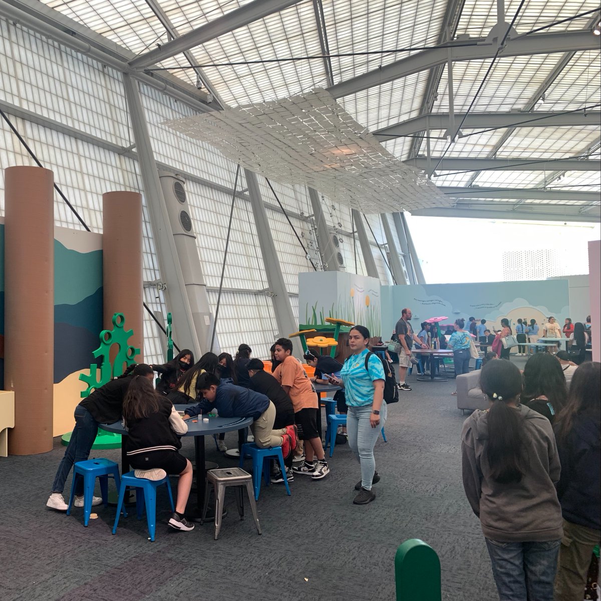 nysci's tweet photo. We were so excited to host P.S 16Q & PS14Q’s graduating 5th graders with an end-of-year trip thanks to @ConEdison’s #STEMDaysOut. Thank you Con Edison for fostering curiosity and inspiring future scientists and innovators. Congratulations to all 2024 graduates! https://t.co/MzwPgfvAvh