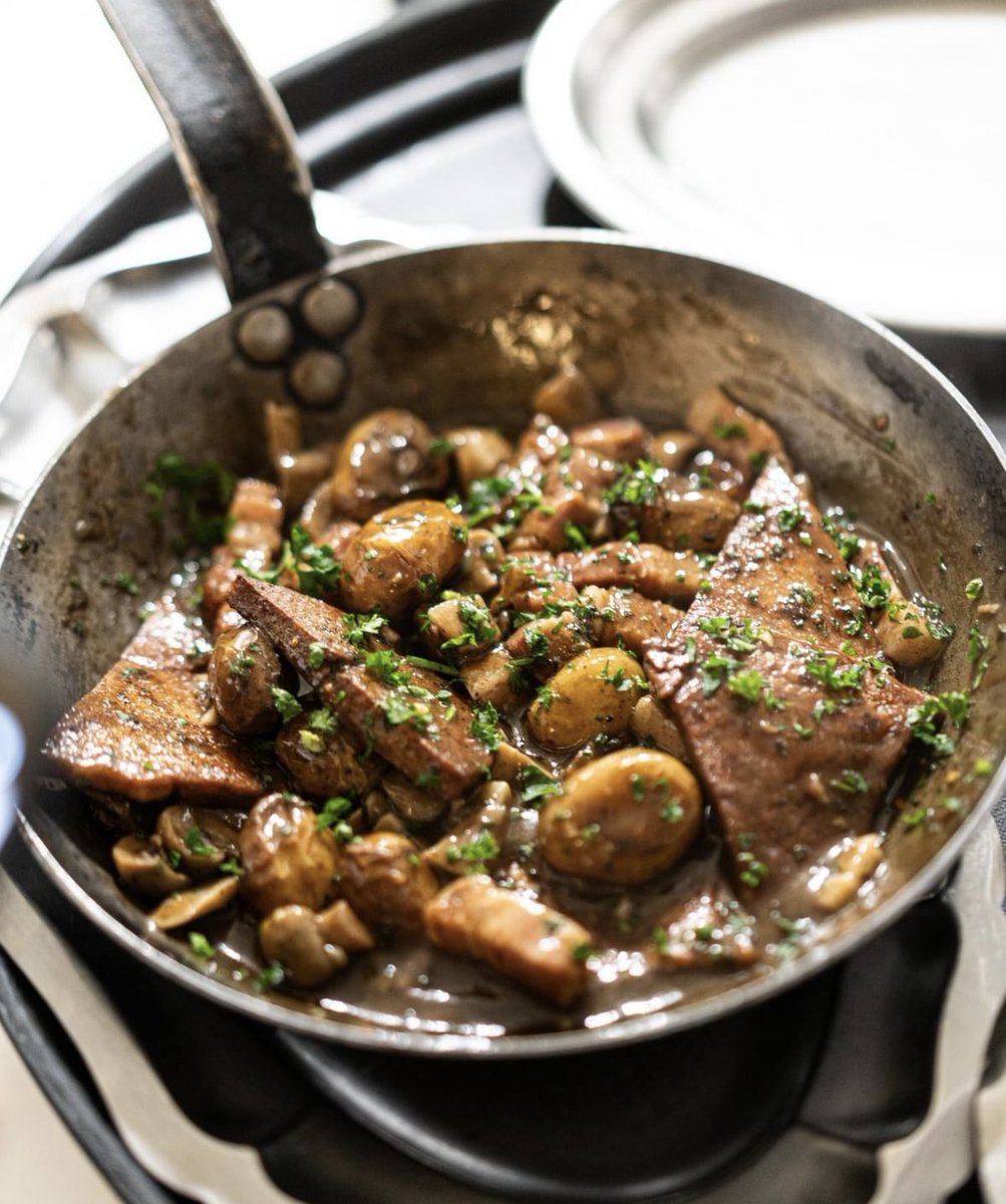 Lyon est bien la capitale <a href="/LesProTripiers/">Produits Tripiers</a> 👌 Tétine de vache persillée by La meunière 😋 #BouchonsLyonnais ! Joyeux #summerTripes à tous avec la #BrigadeDestripes et #OsezCuisinerRaisonné