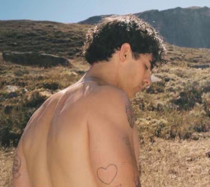 JoeJonasPeru's tweet photo. WORK IT OUT YA DISPONIBLE EN TODAS LAS PLATAFORMAS DIGITALES 🌝🌻🌈
¿YA LA ESCUCHARON? 🤩🇵🇪

@joejonas @jonasbrothers @universalmperu  @studio92radio https://t.co/HxCbUjWv6F