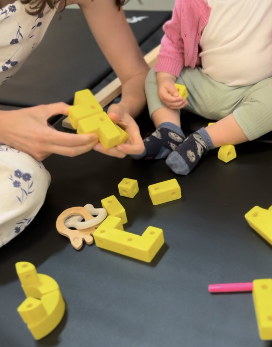 Como parte de nuestra propuesta de #MediaciónCultural en La Casa de la Arquitectura, ofrecemos “Talleres para familias”, espacios de encuentro, en los que grandes y chicos podemos dialogar sobre los espacios que habitamos.

📌 Sab-Dom: 11:30h.
Inscripción: pedagogiasinvisibles.es/proyecto/casa-…