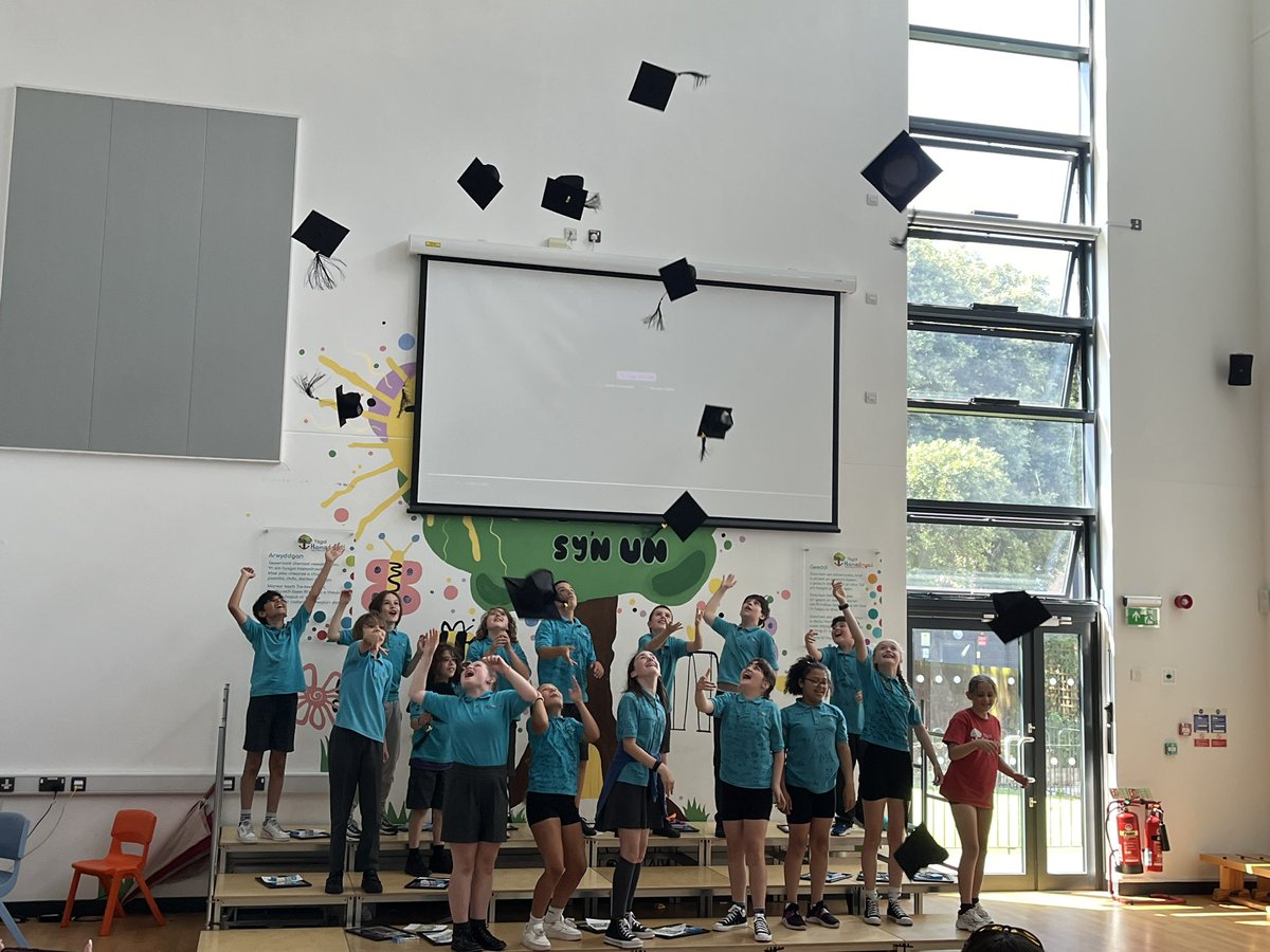 A lovely leavers assembly for Year 6 this afternoon, celebrating their successes and achievements that they will remember for life. You’re all stars of the future! Good luck to you all on your next journey. Byddwch wych bob un ohonoch! 🌟🎓💙🩵
