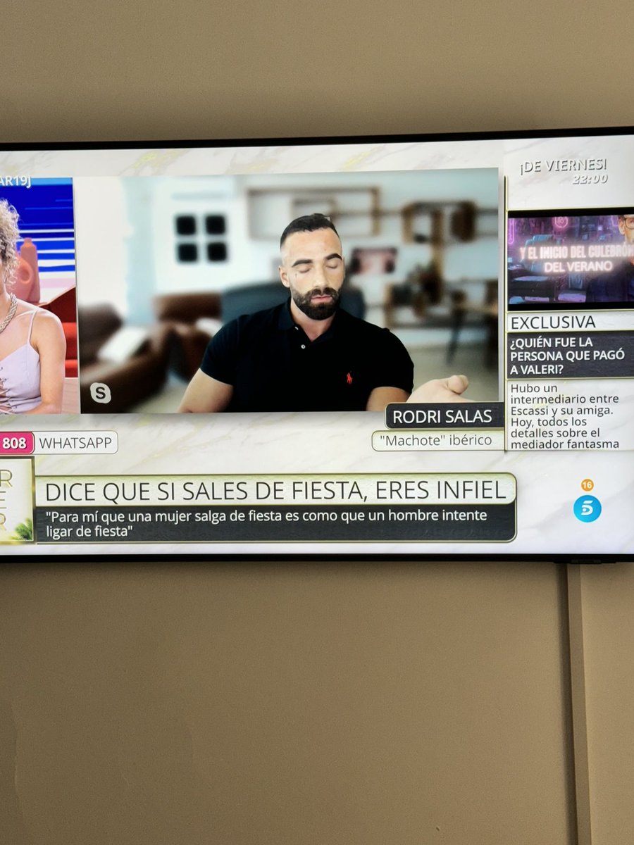 Qué vergüenza de tipo y Más el programa de @TardeARtv por dar voz a esta Gentuza 🤮🤮🤮🤑