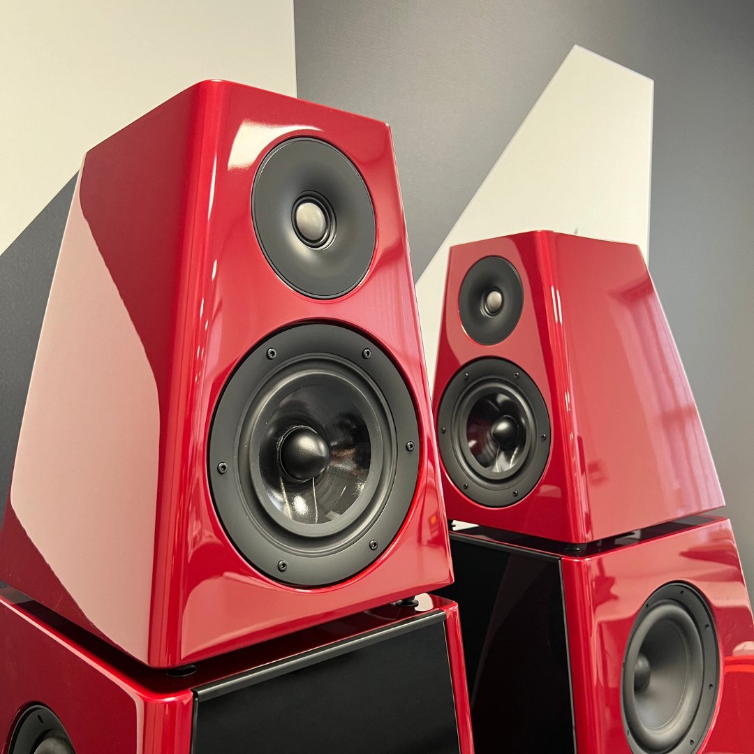 MeridianAudio's tweet photo. With Meridian Select, our floor-standing loudspeakers can be customised in any colour you desire. This pair of DSP8000XE show off a vibrant pearl ruby red.
What colour would you choose?
#MeridianSelect #DSP8000XE #Flagship #BritishAudioTechnologyPioneers #HighPerformance https://t.co/8lWhnsPk4Z