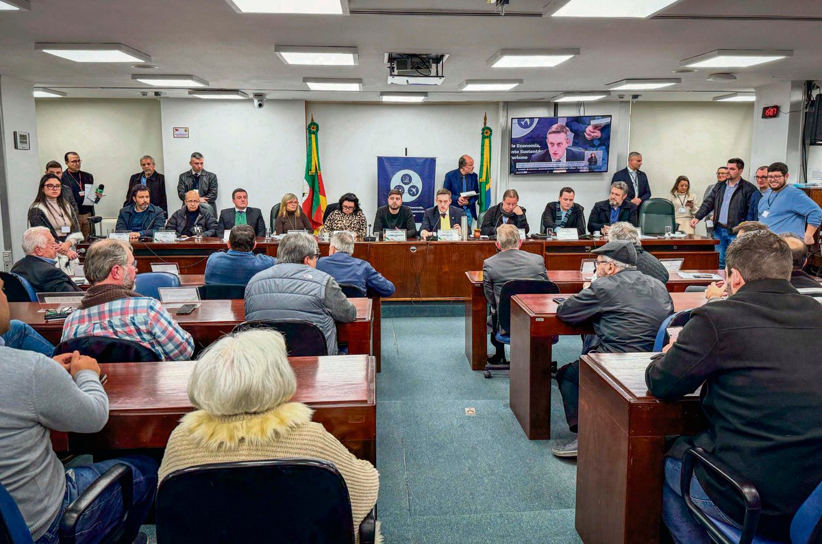 serranossa's tweet photo. Desassoreamento de rios, arroios, açudes, lagos e canais é tema de audiência pública na @AssembleiaRS https://t.co/doebBKezhU #serranossa #riograndedosul #politica #desassoreamento #rios #enchentes #alrs https://t.co/62lhmnCESy