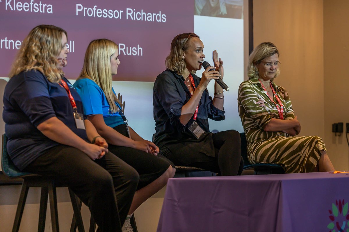 CerebraNetwork's tweet image. Last weekend, @CerebraNetwork attended/presented at the @Kleefstrasyndro Family Conference in Cheshire. These pics show one of the Network's Leads, Prof Caroline Richards (Clinical Psychologist, @RichardsLabUoB) speaking to families about understanding & reducing #SleepProblems.