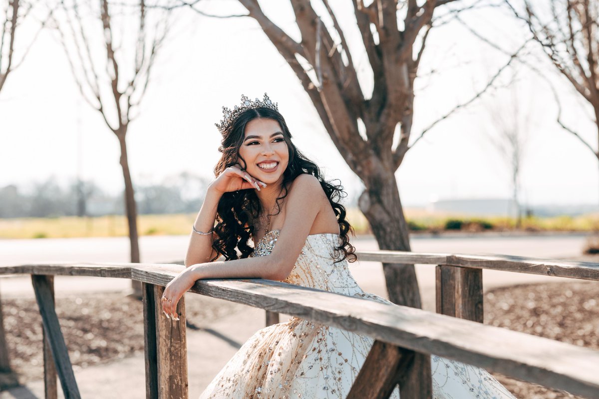 UlisesDiazPhoto's tweet photo. Your quinceañera is a celebration of your transformation into a young woman. Ulevideo Productions &amp; Photography captures the glamour, the poise, and the grace that define this occasion. https://t.co/uEdGSScDNy #QuinceaneraPhotoshoot #QuinceaneraPhotos #QuinceaneraPhotographer https://t.co/y7j2YL5V9O