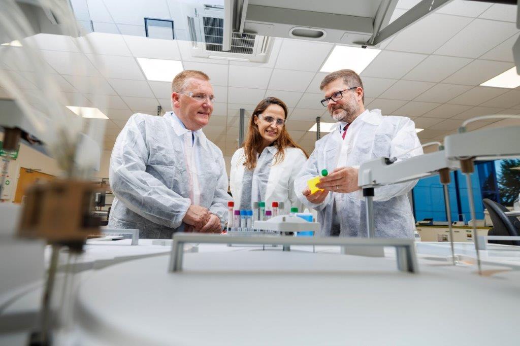 The largest employer in East Clare and among the largest in Ireland, <a href="/BeckmanDx/">Beckman Coulter Diagnostics</a>, announces a €10 million investment and 80 new jobs in Mid-West Ireland.

You can read more here: idaireland.com/latest-news/pr…

#InvestInIreland #InvestInExtraordinary #LifeSciences