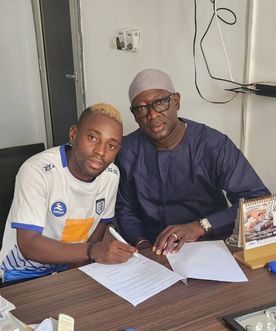 aguiboub's tweet photo. Le @blancsdebamako renforce son effectif avec le recrutement de Mamady Condé de l’AFE.
#TransferNews 
@caf_online_FR @femafoot @fifacom_fr @MaliwebNet @MagassoubaMakan https://t.co/4njZhJqWrA