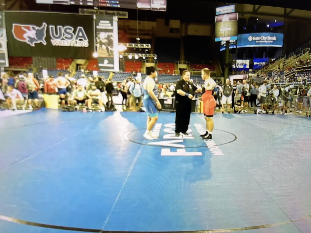 BSSHSWrestling's tweet photo. 📍Fargo, North Dakota 

Callen Smithpeter (MO) VSU Adam Ballesteros (CA) , 8-0 1:29

Callen with some push outs and some good par terre work to get the tech-fall! 

Go Jags! https://t.co/wlXVqlbPOM
