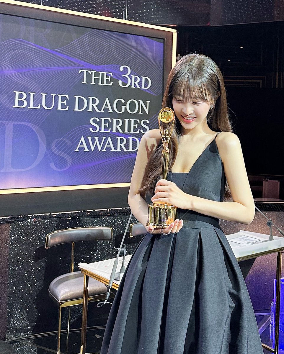 always__bbo's tweet photo. 🫶24/7 보영 사랑 max🫶

배우 박보영이 걸어가는 그 길이 어둡지 않게 늘 밝게 빛날 수 있게 비춰주는 그런 존재로 영원히 함께할게❤️ https://t.co/5QQJLmLEPO