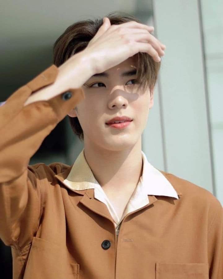 Diamond_PK95's tweet photo. Nothing is eternal or certain in this life but for now I love supporting Ping and as long as this beautiful person is the reason why I smile I will support him. I'm happy to see how he's improving and more people know and support him 💜

#PingKrittanun #TaLingPing #TalkAboutPING https://t.co/COizNLRGDL