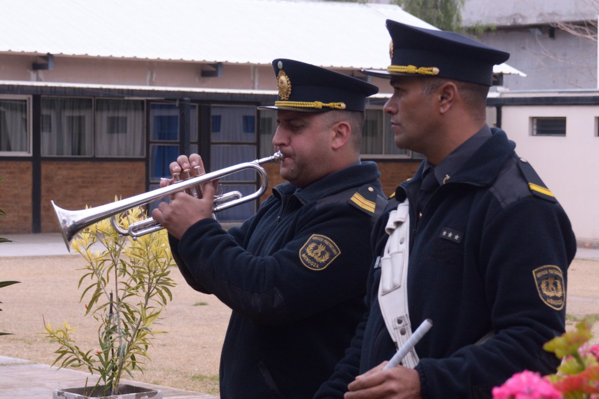 PenitenciariaMz's tweet photo. La Resolución 926/18 estableció la necesidad de fijar el 19 de Julio para rendir un homenaje a quienes dieron su vida en el cumplimiento del deber. Recordamos a Ercilio Javier Videla, a Nelson Iván Haro, a José Manuel Bardazza y a Rafael Alejandro Tobal.
#DiadelosCaidos #SPMza https://t.co/eKGB0xm8Rg