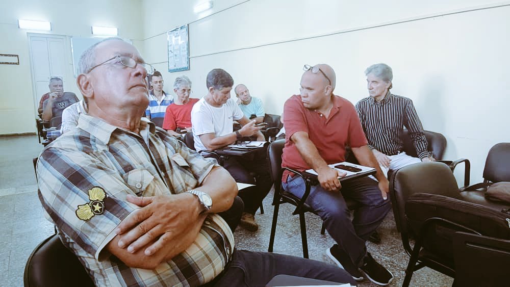 ylemus8's tweet photo. Sesiona en el Museo de Historia Natural Tranquilino Sandalio de Noda de Pinar del Río el Taller Provincial de Fuentes Renovables de Energía auspiciado por ECOVIDA y Cubasolar. Se discuten las alternativas y proyección futura del uso de éstas fuentes en el territorio. https://t.co/E33OpnDns0