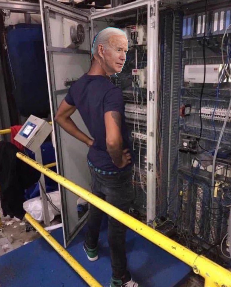 risasdaddy's tweet photo. Sleepy Joe trying to shut down the nations internet so the media can’t speak about the RNC.    #Trump #RNC2024 #JoeBiden #Crowdstrike https://t.co/d0leribZDi