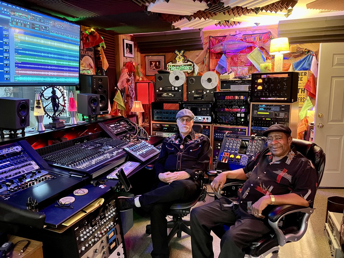 RobertsBlues's tweet photo. #StudioProject In the studio with Doc Richardson in 2023.He's a multi- talented producer, engineer, stylist arranger-musician. We recorded "Rainy Night In Georgia" #BurlingtonNC #InStudio #NewProject #RoyRoberts #DocRichardson Doc's got my vocals sounding sweet. #Engineer https://t.co/xahyiWRFUl