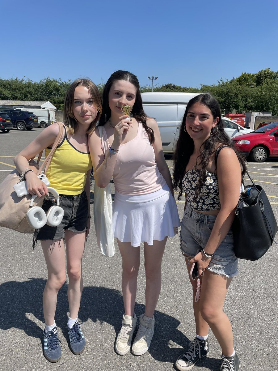 QueensSch_Hist's tweet photo. Congratulations to the winners of the History Quiz of the Year! Have a great summer break everyone!☀️☀️ https://t.co/kokdvDgYZd
