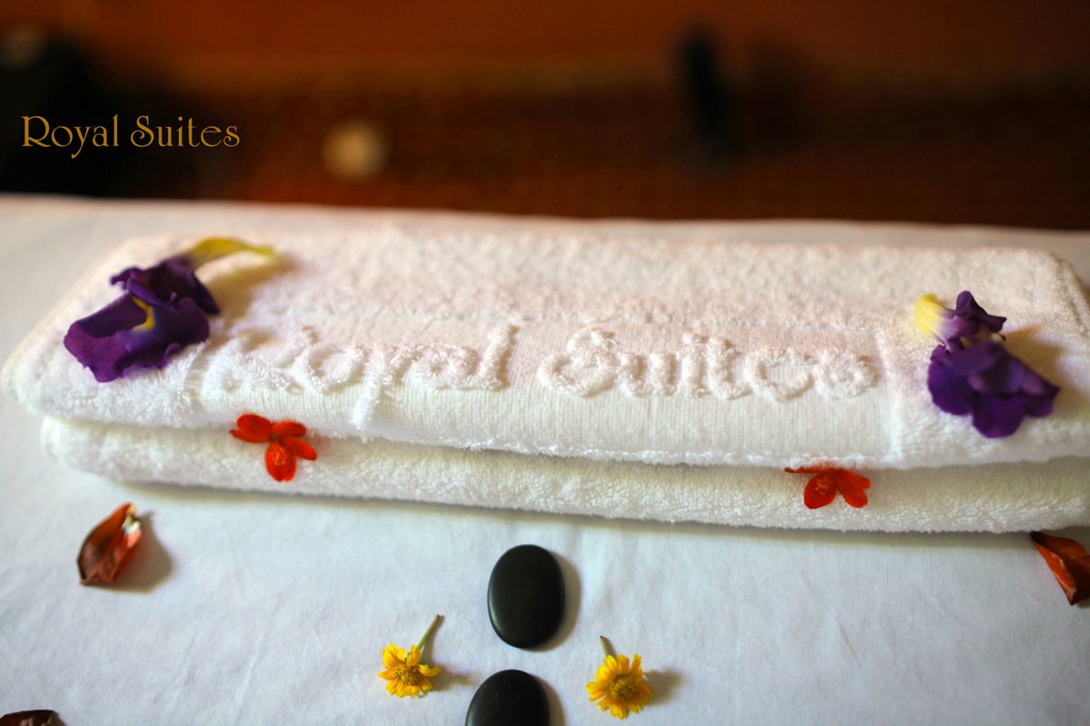 🌟 Treat yourself to the ultimate #relaxation experience at Royal Suites Hotel! 🧖‍♀️✨ Enjoy your favorite #massage #therapy at unbeatable #prices. Your bliss awaits! 💆‍♂️💖 #Relaxation #RoyalSuites #WellnessArea #massagelife #MassageTherapy