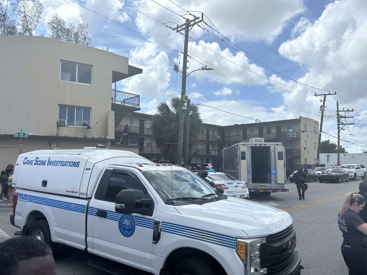 Exceptional job by the ⁦<a href="/MiamiPD/">Miami PD</a>⁩ SIS Narcotics Unit, SWAT, &amp; PST executing a narcotics search warrant in Model City 15 Ave NW 71 St ⁦<a href="/altarrwilliams/">Altarr Williams</a>⁩ ⁦<a href="/JFernandezMPD/">Jose L Fernandez, MBA</a>⁩ ⁦<a href="/CButlermpd/">Chiquita F. Butler</a>⁩ ⁦<a href="/AAguilarMPD/">Assistant Chief Armando Aguilar</a>⁩ ⁦<a href="/MoralesMiamiPD/">Chief Manny Morales</a>⁩