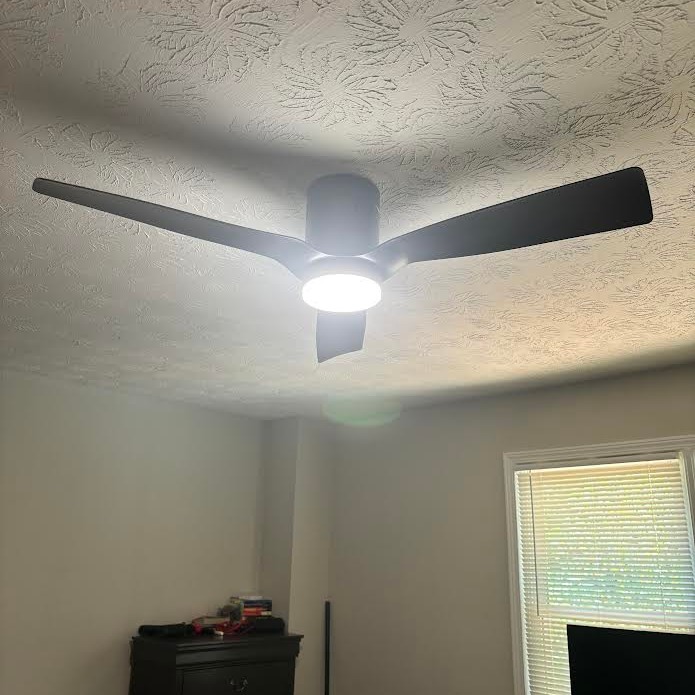 CassyElectric's tweet photo. Installed a new fan in the bedroom to help keep the house cool during hot summer days. 😮‍💨
#youhirewewire #cassyelectric #womenownedbuisness #electricians #newinstall #greenvillesc https://t.co/nueoU2MYam