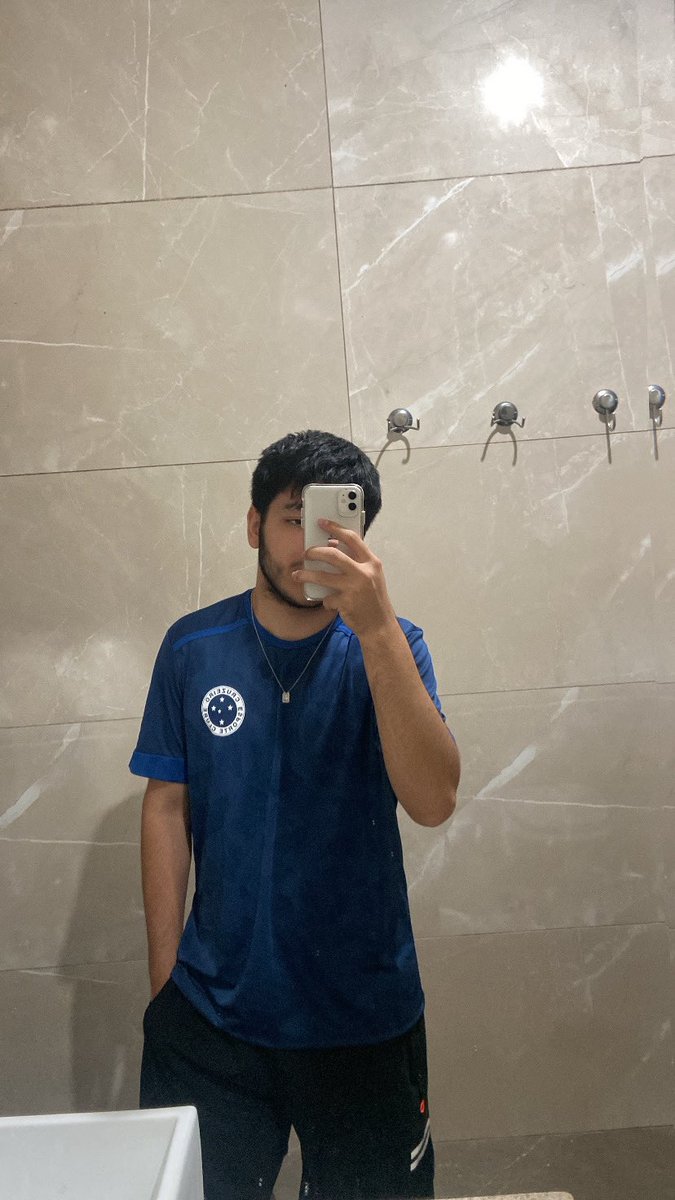 Alexandrellv tweet media