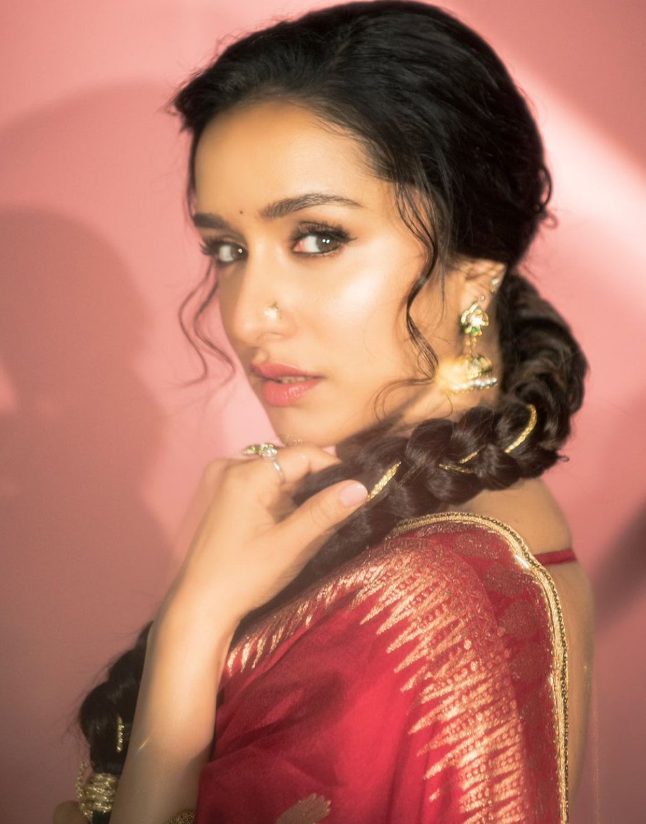 swarshra's tweet photo. If the song "WOMAN" had a face.
Divine feminine energy.

#ShraddhaKapoor #Stree2Trailer #Stree2 https://t.co/tS1LgpRt6B