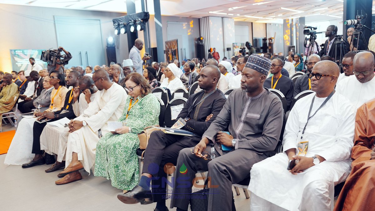 STCNSCL's tweet photo. Ce 19 juillet 2024, le Secrétaire technique du CNSCL, Dr Mor Bakhoum a participé à la Mission multisectorielle 2024 organisée conjointement par la CBAO et Crédit du Sénégal à travers le Club Afrique Développement. (Voir suite) https://t.co/BsVeSpAvnH