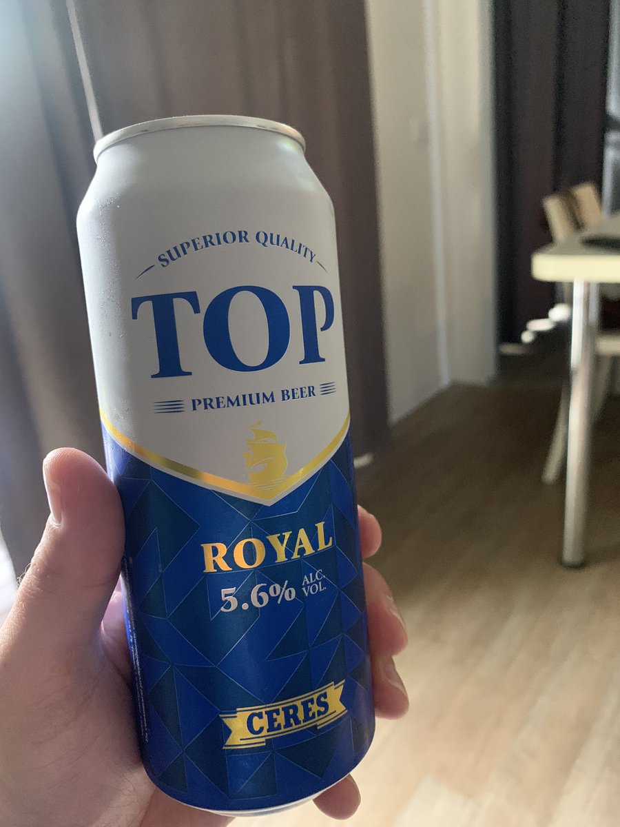 Selv Italien ved hvilke farver en Top skal være 🔵⚪️ Kåååå såå de hviie ! #ultratwitteragf